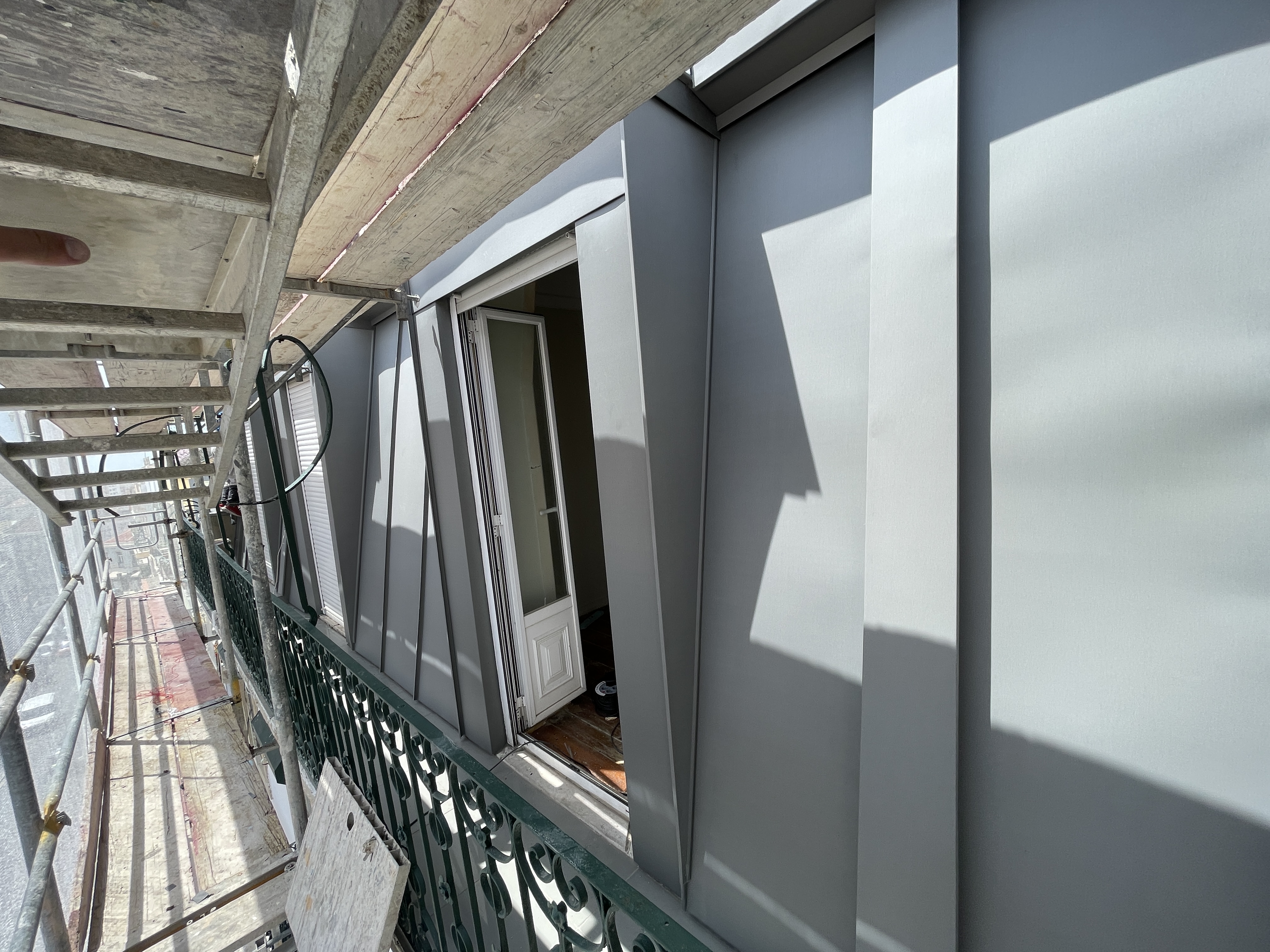 Trabalho de revestimento em zinco realizado pela ZincArt